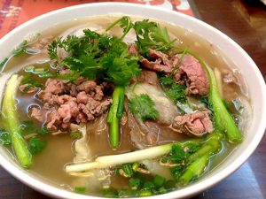 un bol de Pho, spécialité à Ha Noi